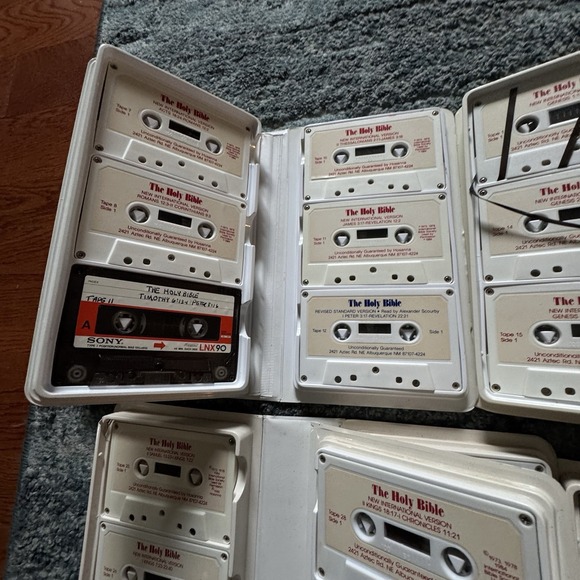 The Holy  Bible New International Version Old testament Tape 1-48 - Picture 4 of 8